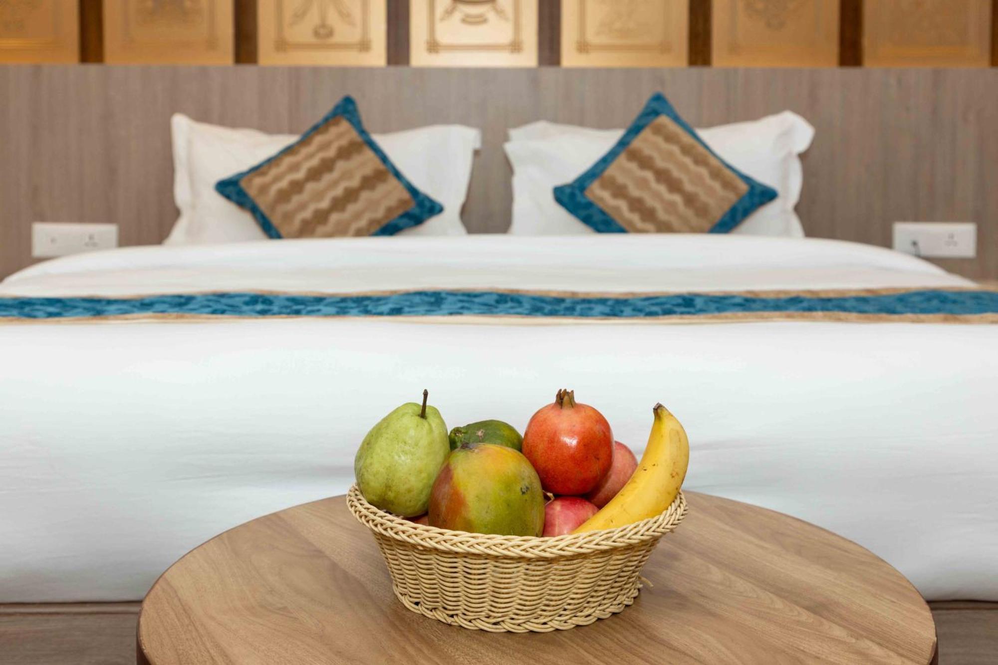 Shuvatara Suites & Spa, Thamel Катманду Екстер'єр фото